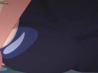 Sweety anime dievča získavanie búšil na dlážka